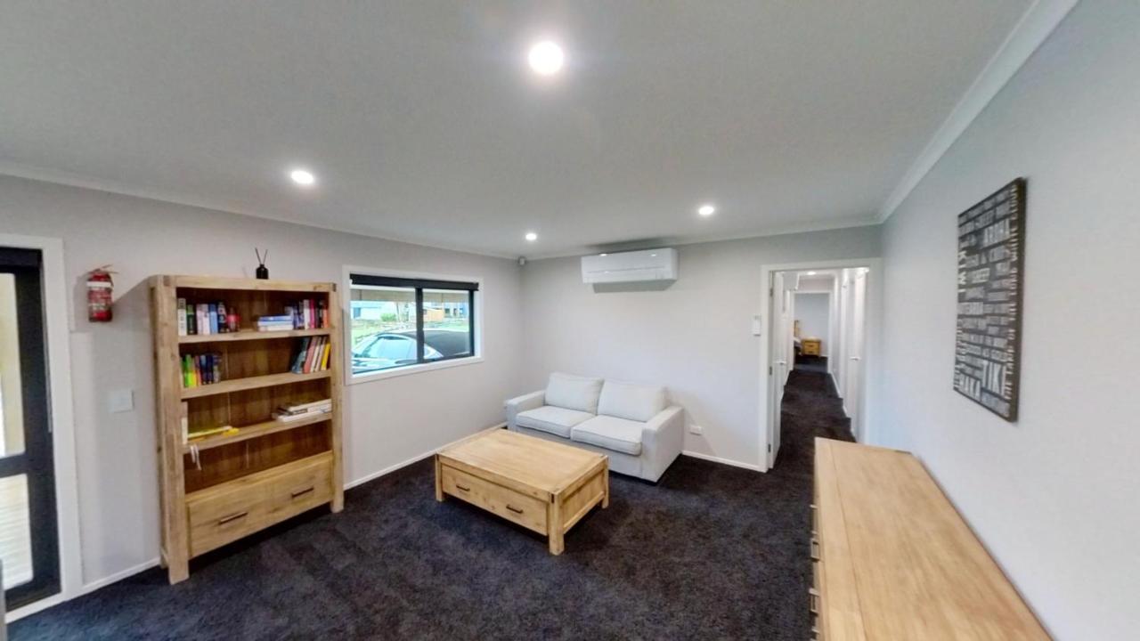 5 Bedroom, Solar On Snowmass Ohakune, Yellow Door Extérieur photo